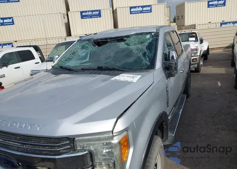 2017 Ford F-250 Lariat z USA, uszkodzony, nr VIN 1FT7W2BT5HEC02069